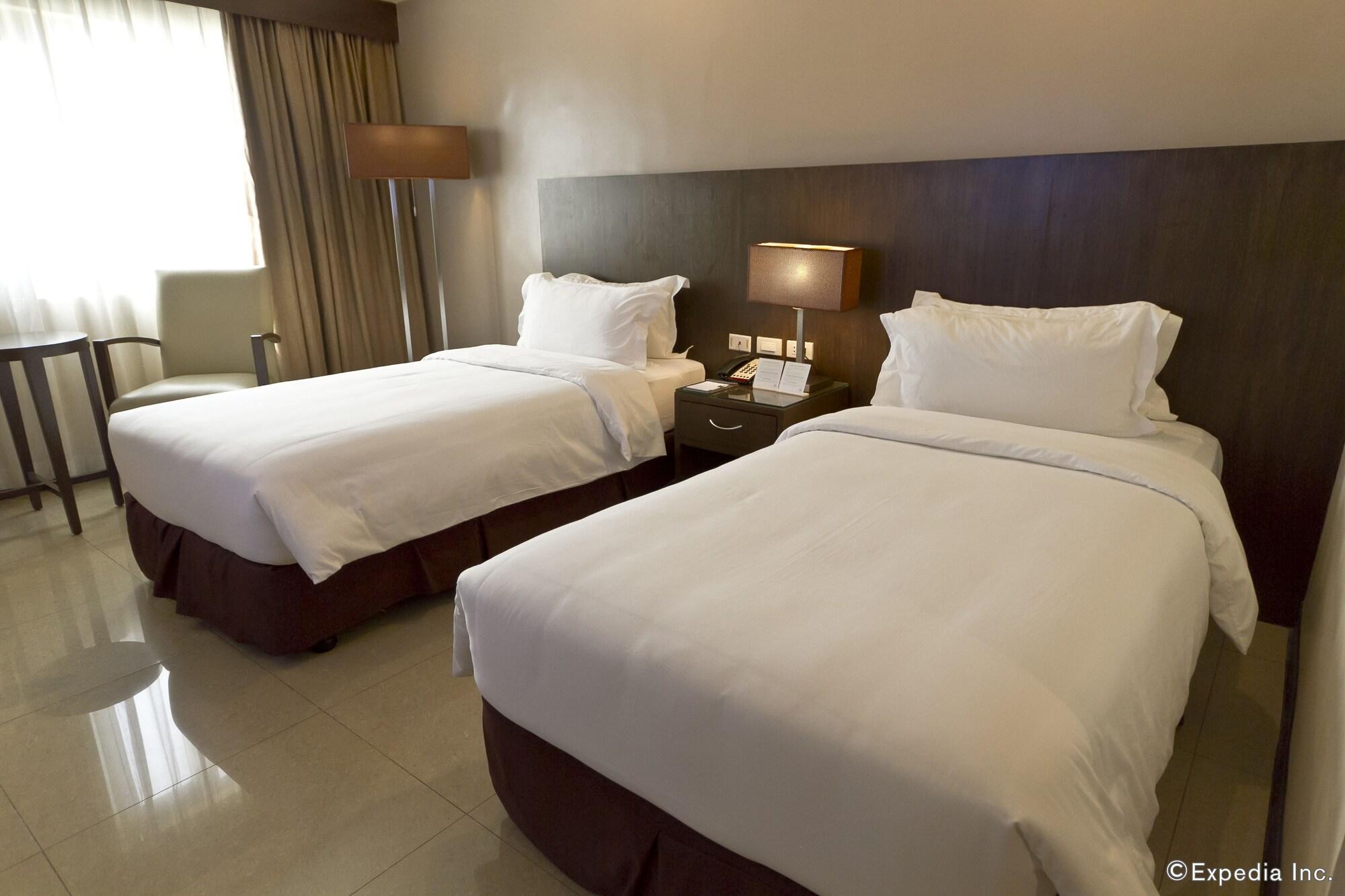 Mandarin Plaza Hotel Cebu Exterior foto