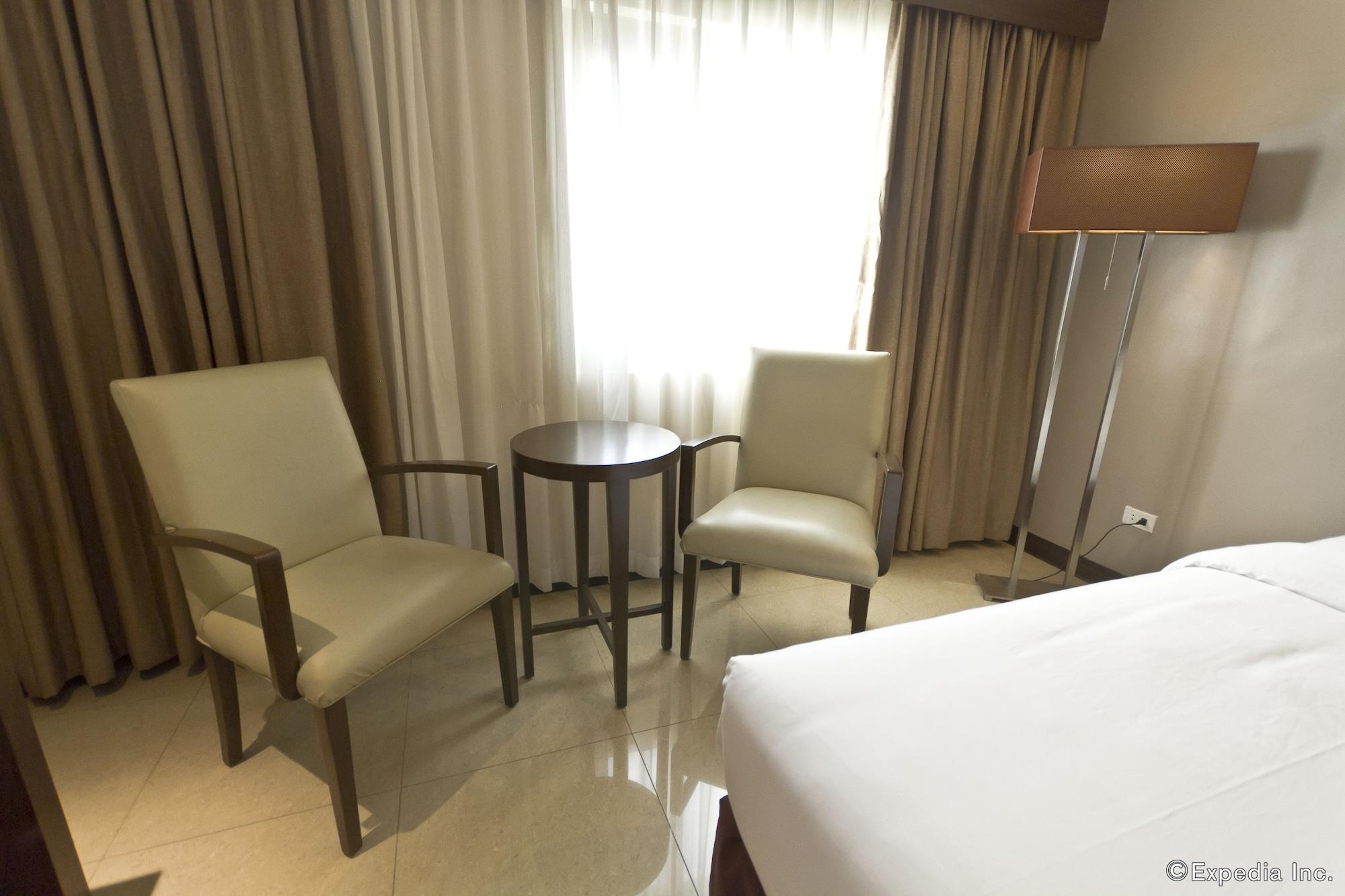 Mandarin Plaza Hotel Cebu Exterior foto