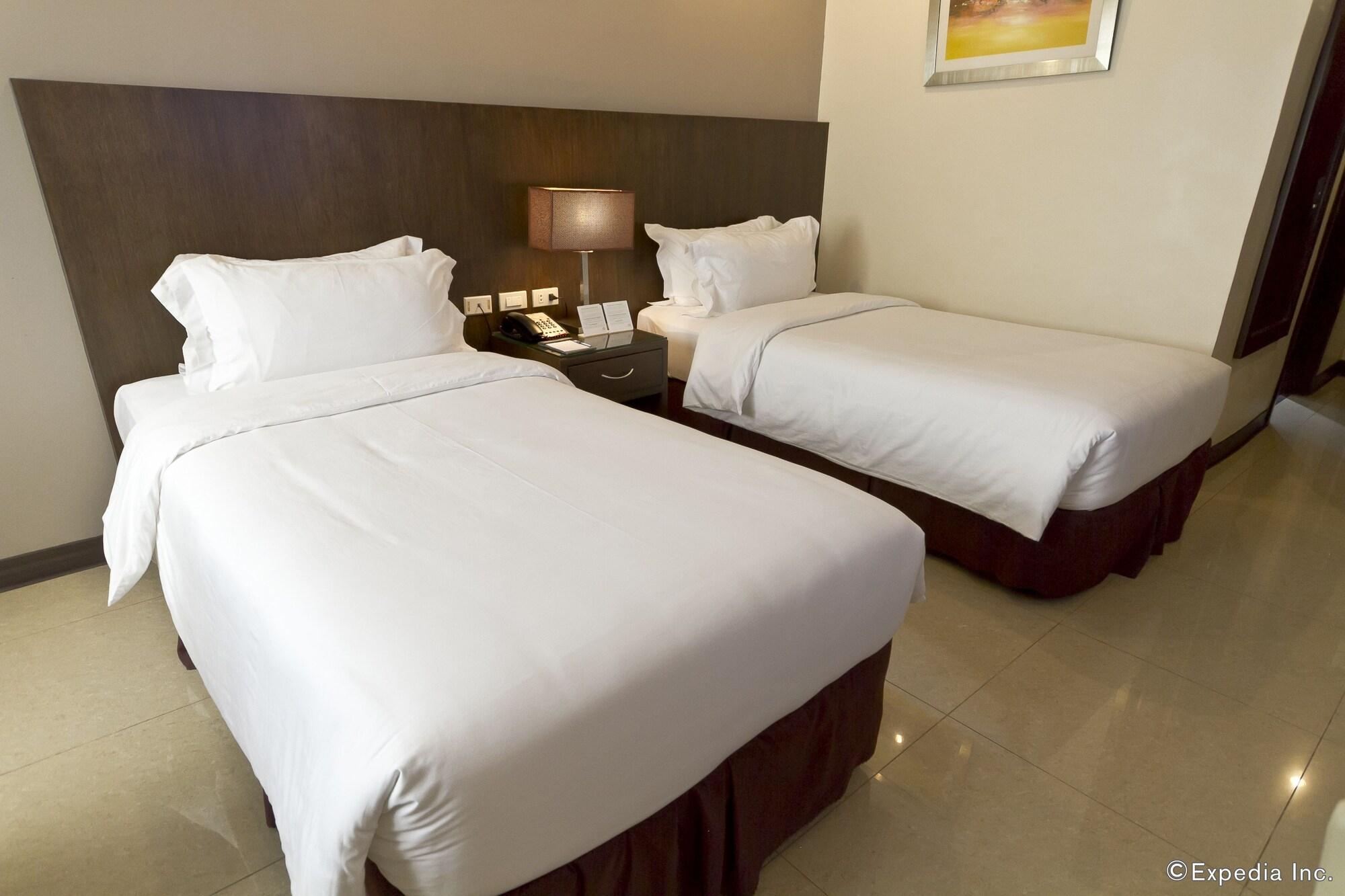 Mandarin Plaza Hotel Cebu Exterior foto