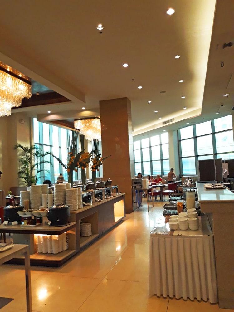 Mandarin Plaza Hotel Cebu Exterior foto