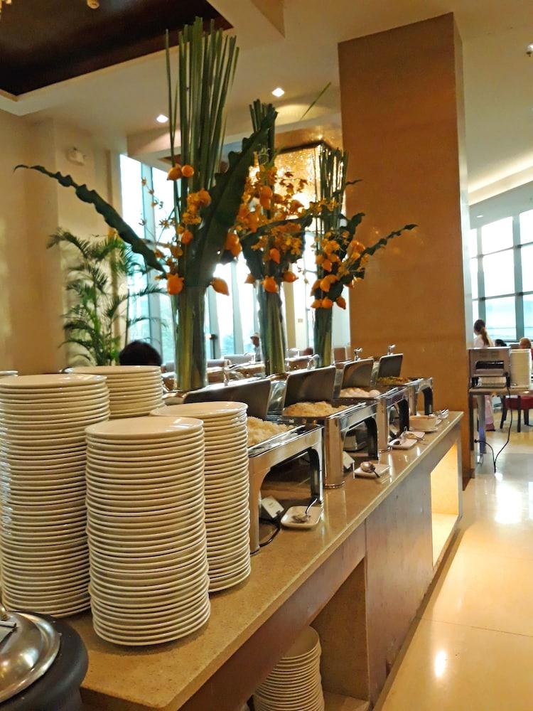 Mandarin Plaza Hotel Cebu Exterior foto