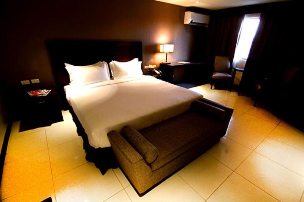 Mandarin Plaza Hotel Cebu Exterior foto