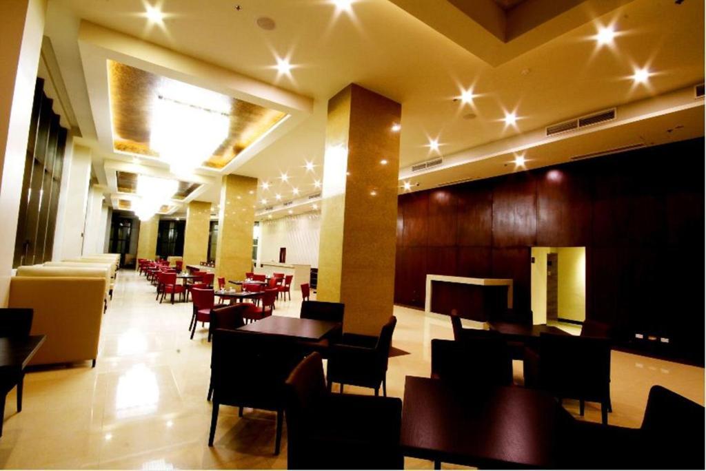 Mandarin Plaza Hotel Cebu Exterior foto