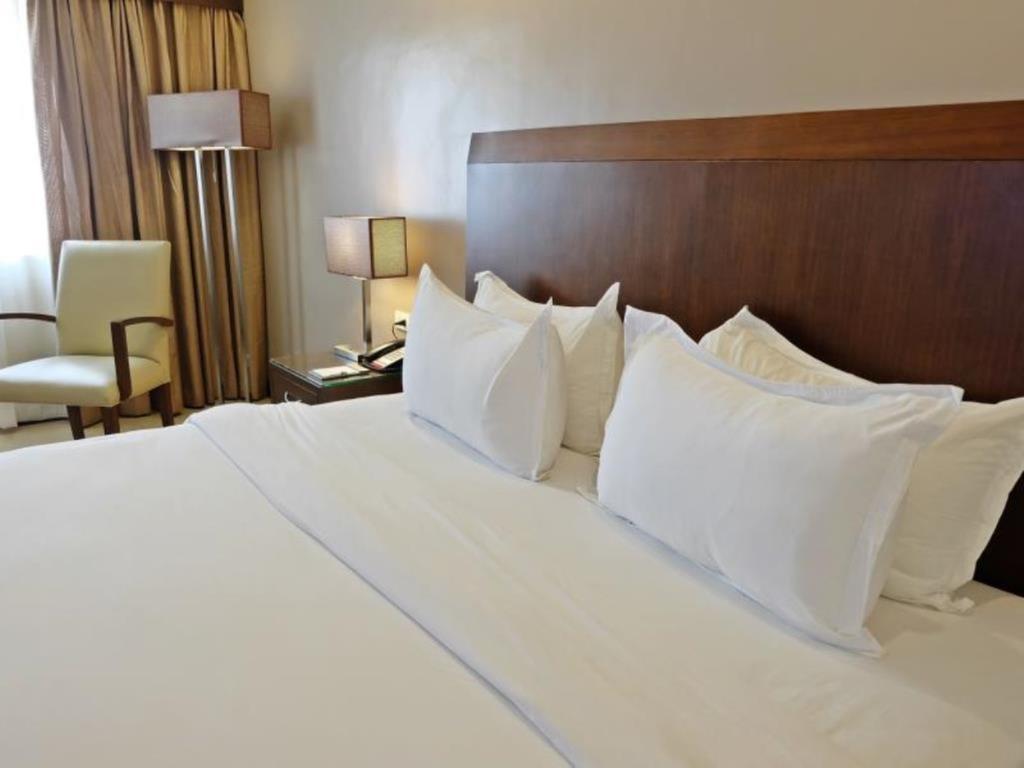 Mandarin Plaza Hotel Cebu Exterior foto