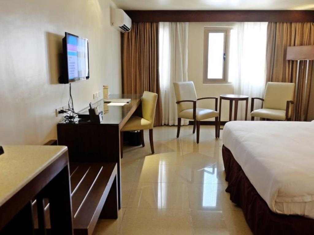 Mandarin Plaza Hotel Cebu Exterior foto