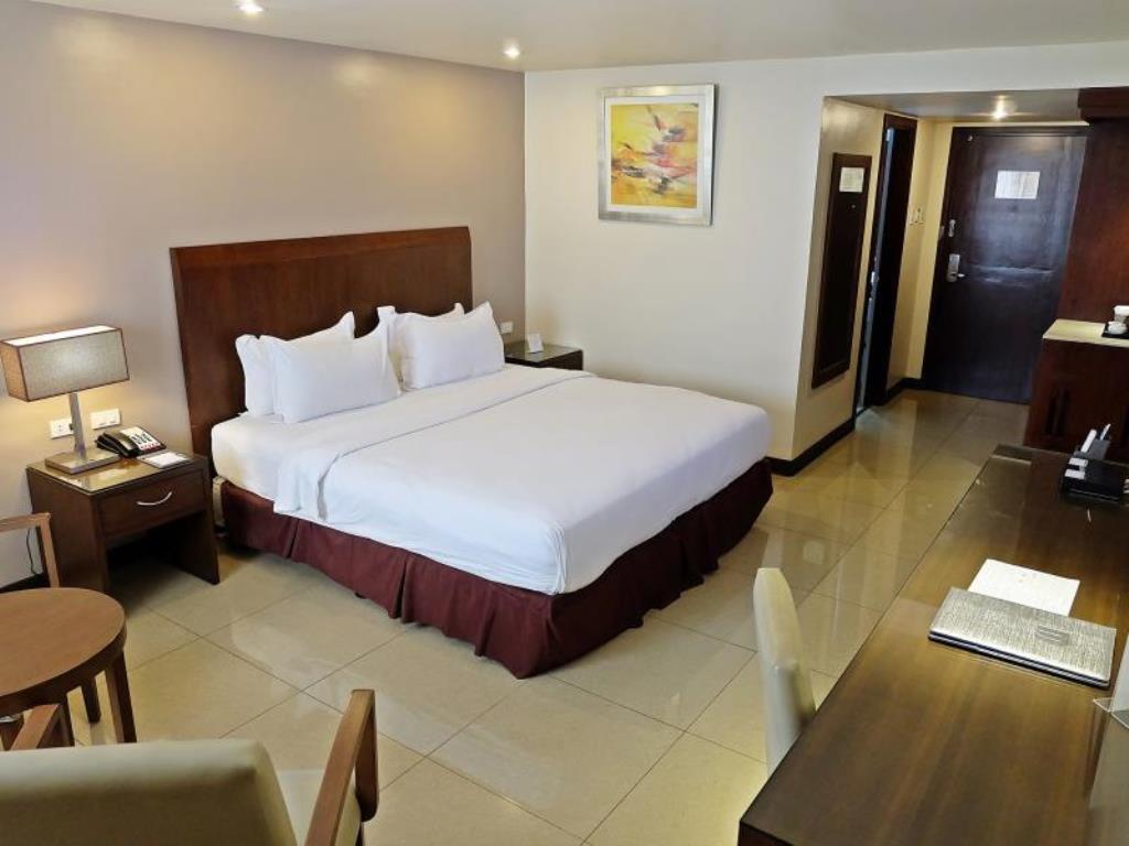 Mandarin Plaza Hotel Cebu Exterior foto
